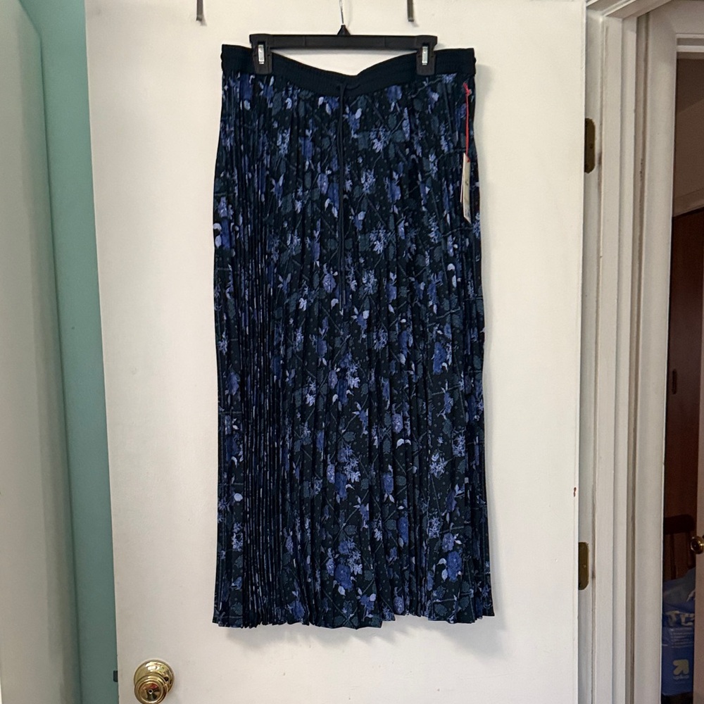 NWT Size L Woolrich x Target collab Floral Maxi Skirt in Navy and Blue